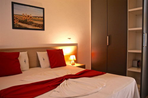 Photo 3 - Nautilus Aparthotel