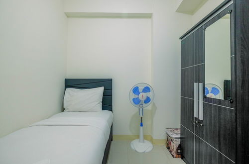 Photo 6 - Chic and Cozy 2BR Apartment at Green Pramuka City