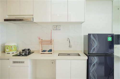 Photo 4 - Fully Furnished with Cozy Design 2BR at Sky House BSD Apartment