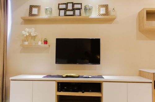 Foto 5 - Wonderful Studio At Kemang Village Apartment