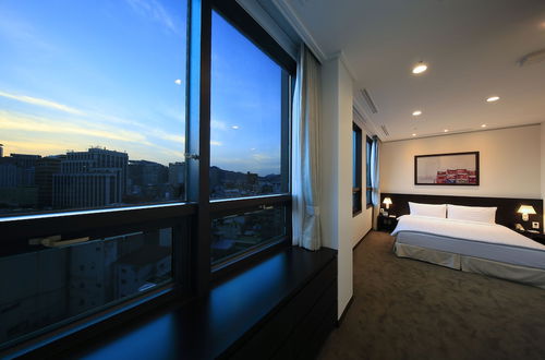 Photo 10 - Orakai Insadong Suites