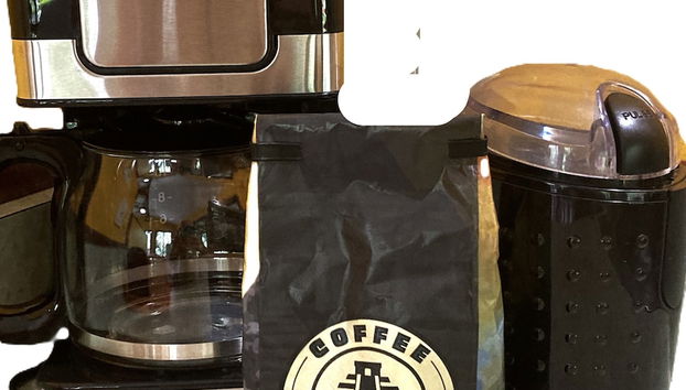 Kaffee und/oder Kaffeemaschine
