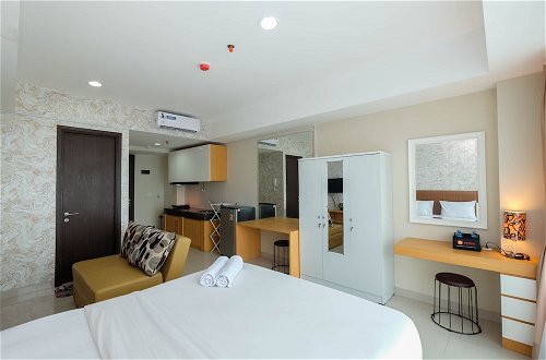 Photo 7 - Nice And Cozy Studio Apartment At Nine Residence