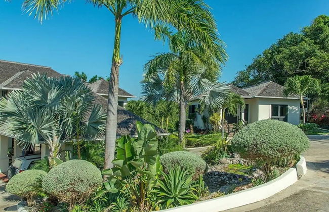 Nianna Luxurious Villa - Photo 56