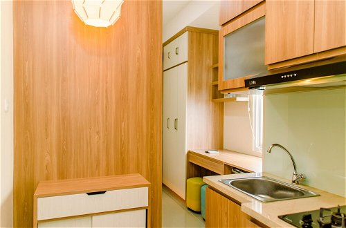 Foto 6 - Homey And Compact Studio Apartment At B Residence