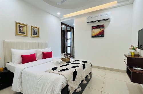 Photo 10 - BluO 3BHK Golf Course Road Balcony Lift