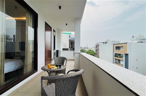 Photo 46 - BluO 3BHK Golf Course Road Balcony Lift
