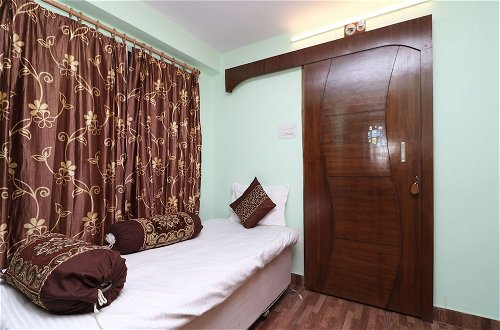 Photo 4 - OYO 14125 Home Hill View 2BHK Clock Tower