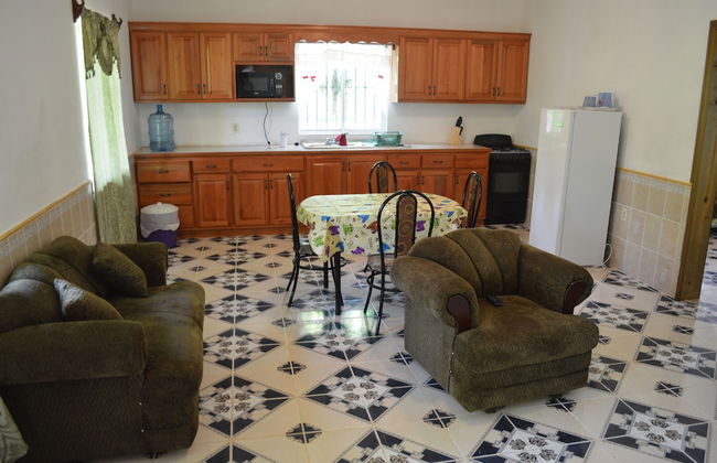 Island Charm Apartments - Photo 2