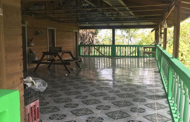 Island Charm Apartments - Photo 6