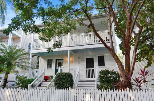 Photo 24 - A Little Slice Of Paradise by Avantstay Communal Pool, Screened in Porch, Great Location! Month Long Stays