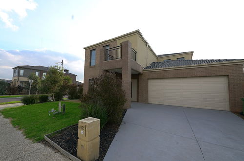 Photo 46 - Modern 6BRM House Big Group at Pakenham