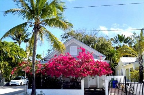 Foto 20 - Spanish Lime Cottage by Avantstay Ideal Old Town Key West Location! Month Long Stays Only