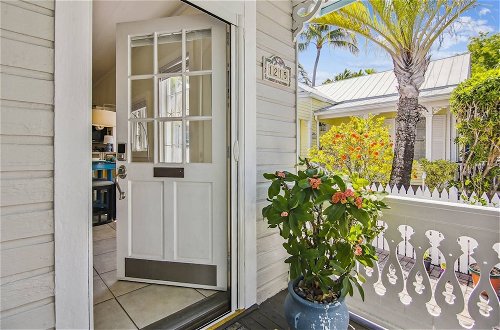 Photo 4 - Spanish Lime Cottage by Avantstay Ideal Old Town Key West Location! Month Long Stays Only