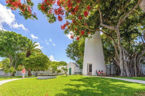 Photo 17 - Spanish Lime Cottage by Avantstay Ideal Old Town Key West Location! Month Long Stays Only