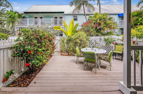 Photo 19 - Key West Charming by Avantstay Communal Pool Gated Community Near Fort Zachary Taylor Park Week Long Stays