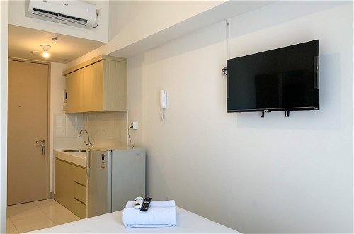 Photo 3 - Simple And Cozy Studio Room At Tokyo Riverside Pik 2 Apartment