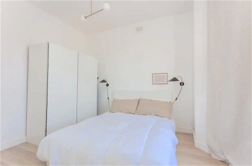 Photo 5 - The Perfect 2 Bedroom Family Apartment in West Hackney