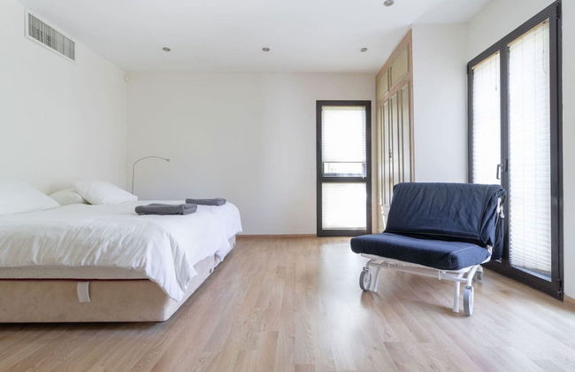 Family Apt & Garden in David's Village by FeelHome - Photo 11