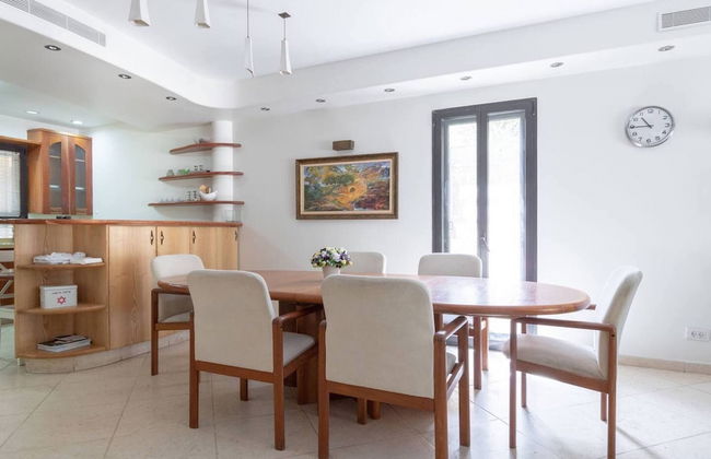 Family Apt & Garden in David's Village by FeelHome - Photo 20