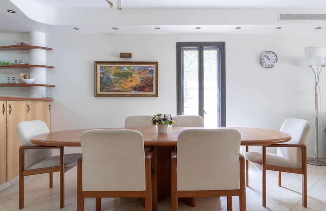 Family Apt & Garden in David's Village by FeelHome - Photo 23