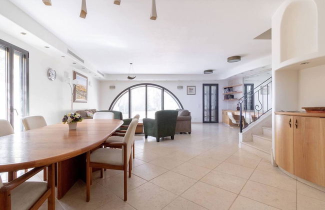Family Apt & Garden in David's Village by FeelHome - Photo 22