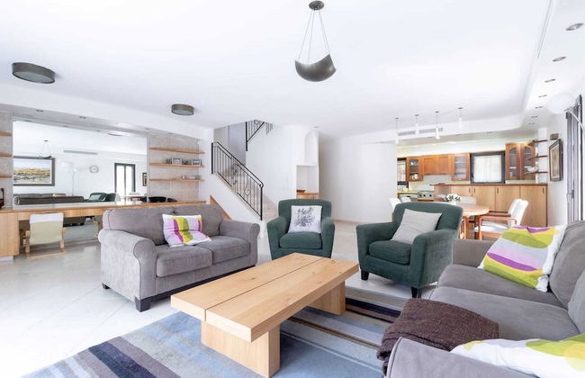Family Apt & Garden in David's Village by FeelHome - Photo 17