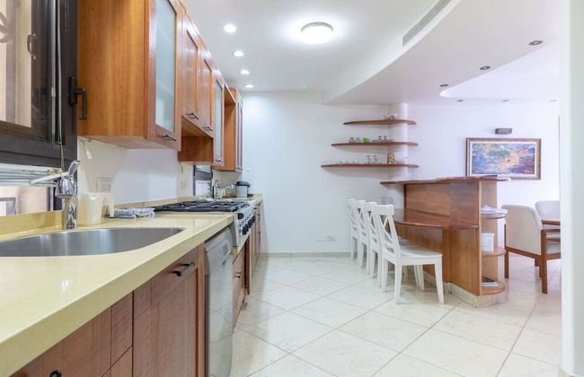 Family Apt & Garden in David's Village by FeelHome - Photo 16