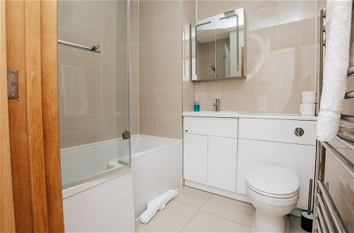 Photo 24 - Seagrass Henley - 2 Bed Entire Serviced Apartment
