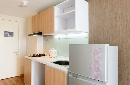 Foto 6 - Comfy Studio Apartment with Extra Bed at M-Town Residence