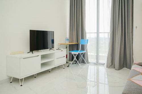 Foto 9 - Minimalist And High Floor 2Br At Sky House Bsd Apartment