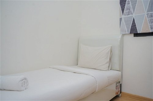 Foto 5 - Minimalist And High Floor 2Br At Sky House Bsd Apartment