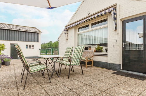 Photo 11 - Cozy Holiday Home in Oisterwijk With Swimming Pool