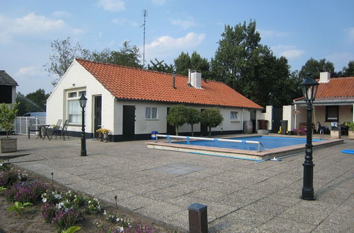 Photo 21 - Cozy Holiday Home in Oisterwijk With Swimming Pool