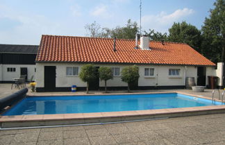 Photo 1 - Cozy Holiday Home in Oisterwijk With Swimming Pool