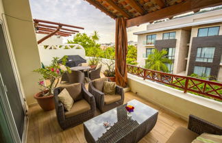 Photo 1 - Penthouse Beach Holiday, Private Jacuzzi, Bbq, Family Friendly, Maid Service