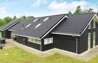 Foto 1 - 8 Person Holiday Home in Blavand