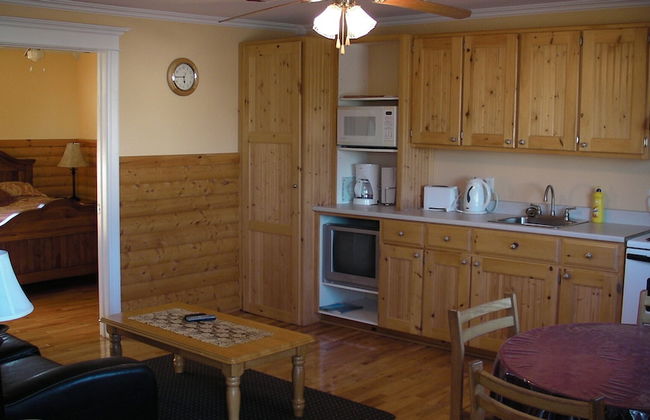 Burnt Cape Cabins - Photo 8