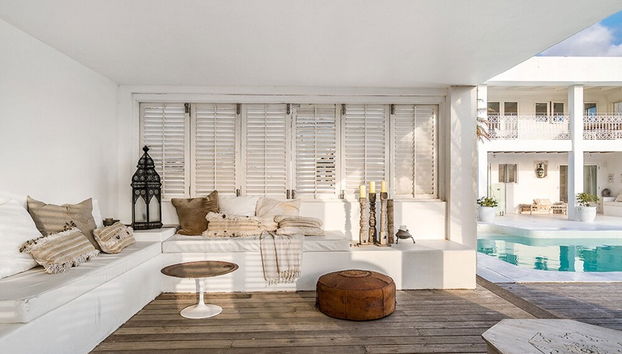 Coin salon dans le hall