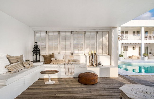 Your Luxury Escape - Bisque House - Photo 4