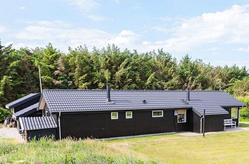 Photo 18 - Sprawling Holiday Home in Løkken near Sea