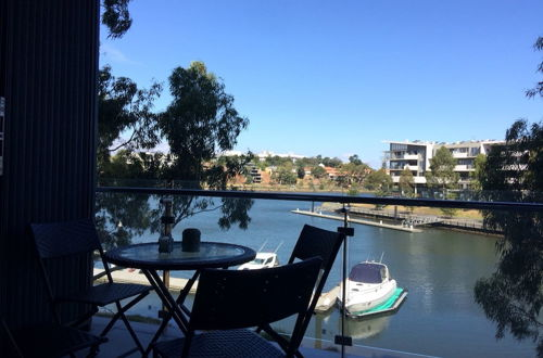 Foto 1 - Marina View Apartment on the Maribyrnong River, Melbourne