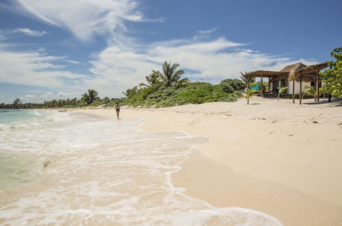 Photo 9 - Room in Bungalow - El Secrereto Ocean Front Cabin