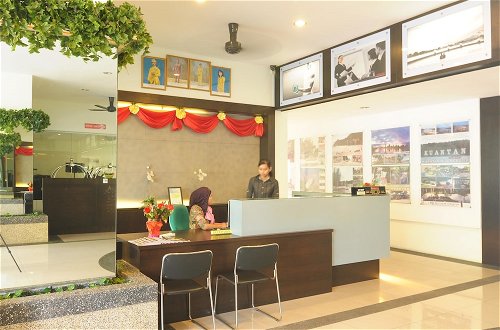 Photo 2 - D'Embassy Serviced Residence Suites