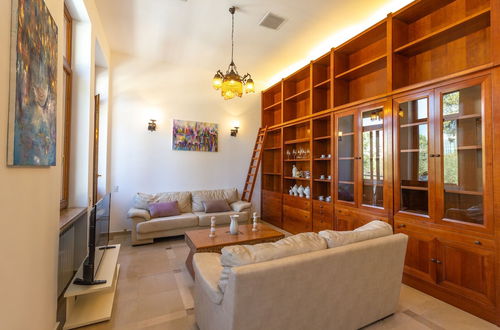 Photo 1 - Art apartment in Mamila