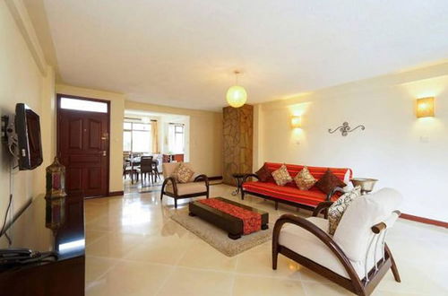 Photo 9 - Cerenata Gardens Suites