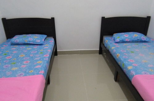 Photo 4 - OYO Home 90350 Kl Homestay Express 2