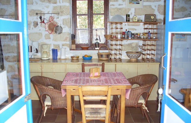 Secluded Restored Farmhouse With Private Pool, 2 Bedrooms and Free Car - Foto 8