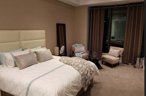 Photo 5 - Sandton Skye Apartment - 616