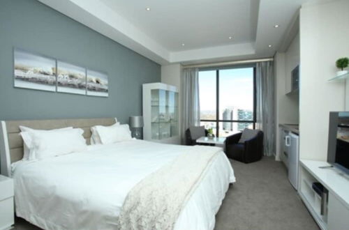 Photo 4 - Sandton Skye Apartment - 616